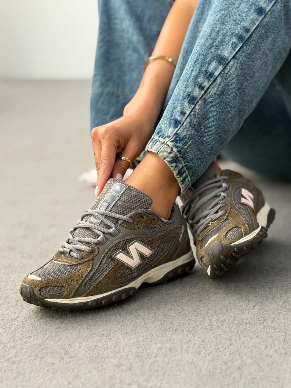 New Balance Marrom e Cinza