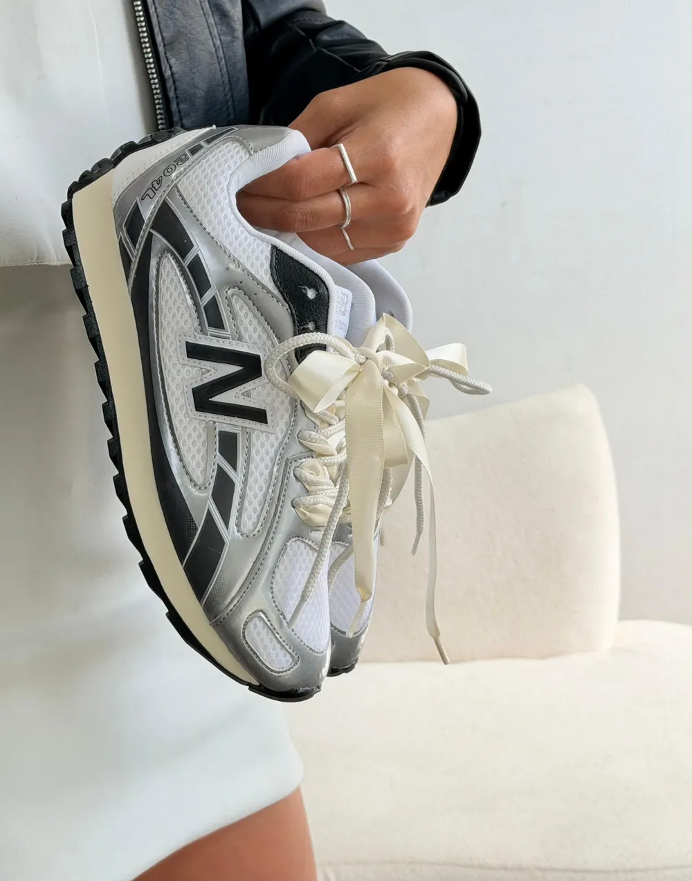 New Balance Prata e Preto